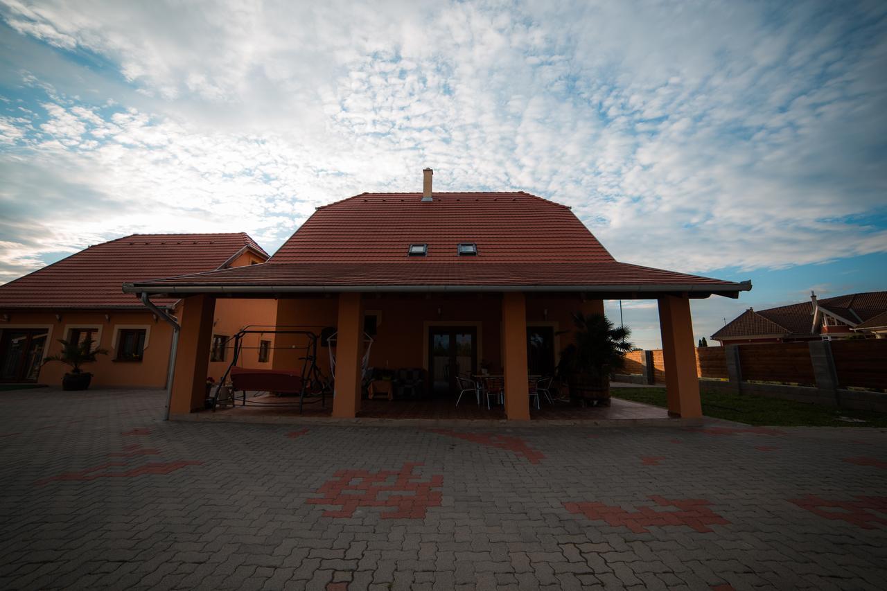 Bíbic Vendégházak Nagybajom Extérieur photo